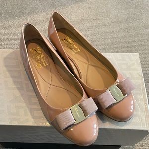 Mismatched Salvatore Ferragamo Classic ballet flats 8 new